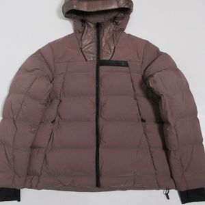 On Women's Challenger Jacket Grape 1WD30100434 Size M